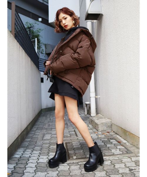 EMODA(エモダ)の「ボリュームフードダウン(ダウンジャケット/コート・レディース・ブラック/ブラウン/カーキ/キャメル・FREE)」の21枚目の写真