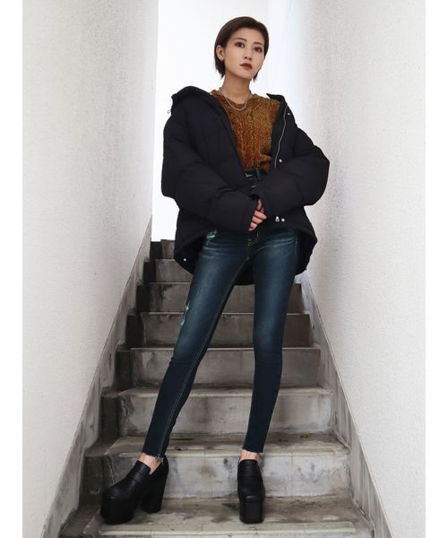 EMODA(エモダ)の「ボリュームフードダウン(ダウンジャケット/コート・レディース・ブラック/ブラウン/カーキ/キャメル・FREE)」の13枚目の写真