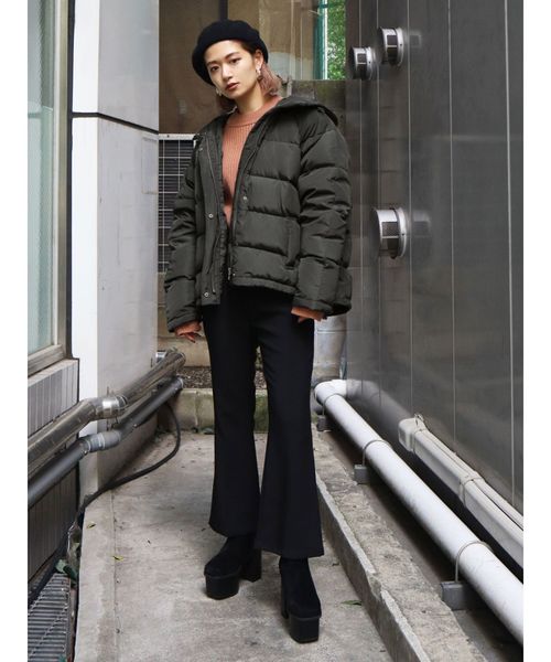 EMODA(エモダ)の「ボリュームフードダウン(ダウンジャケット/コート・レディース・ブラック/ブラウン/カーキ/キャメル・FREE)」の8枚目の写真