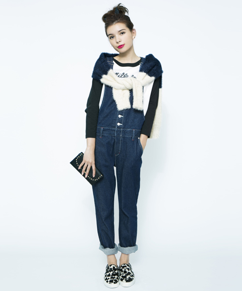 MILKFED.（ミルクフェド）の「DENIM SALOPETTE　（サロペット/オーバーオール/デニム/無地）（サロペット/オーバーオール・レディース・インディゴブルー/ライトインディゴブルー・MEDIUM/SMALL）」の2枚目の写真