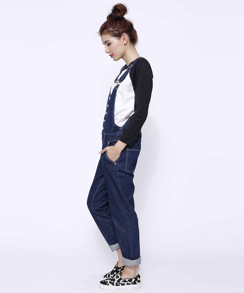 MILKFED.（ミルクフェド）の「DENIM SALOPETTE　（サロペット/オーバーオール/デニム/無地）（サロペット/オーバーオール・レディース・インディゴブルー/ライトインディゴブルー・MEDIUM/SMALL）」の4枚目の写真