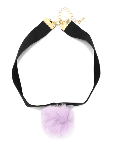 WEGO（ウィゴー）の「WEGO/ファーポンポンチョーカー（ネックレス・レディース・ホワイト/ブラック/パープル/ピンク・FREE）」の4枚目の写真