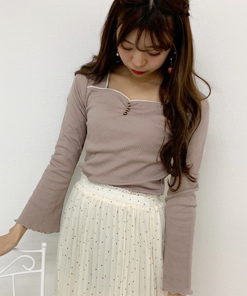 apres jour(アプレジュール)の「針抜きハートネックトップス【ZOZOTOWN限定アイテム】(Tシャツ/カットソー・レディース・ブラック/アイボリー/モカ/ラベンダー/ライトベージュ・フリー)」の6枚目の写真