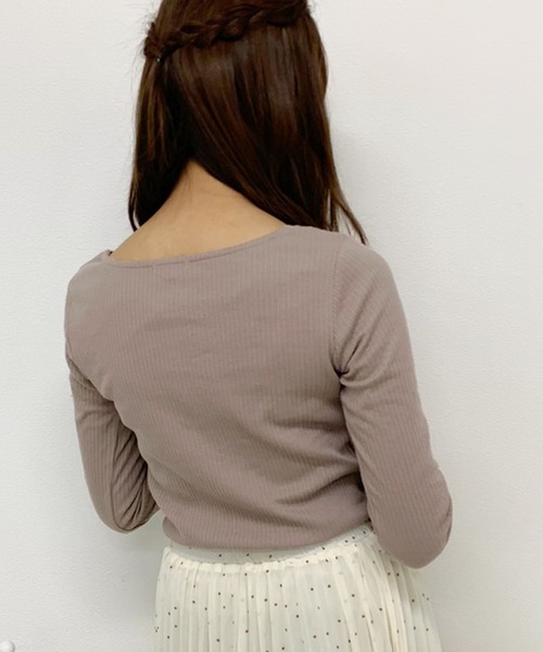 apres jour(アプレジュール)の「針抜きハートネックトップス【ZOZOTOWN限定アイテム】(Tシャツ/カットソー・レディース・ブラック/アイボリー/モカ/ラベンダー/ライトベージュ・フリー)」の8枚目の写真