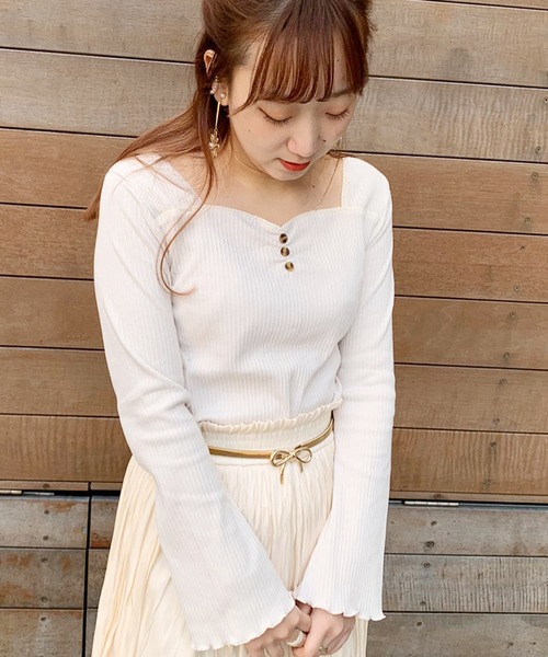 apres jour(アプレジュール)の「針抜きハートネックトップス【ZOZOTOWN限定アイテム】(Tシャツ/カットソー・レディース・ブラック/アイボリー/モカ/ラベンダー/ライトベージュ・フリー)」の14枚目の写真