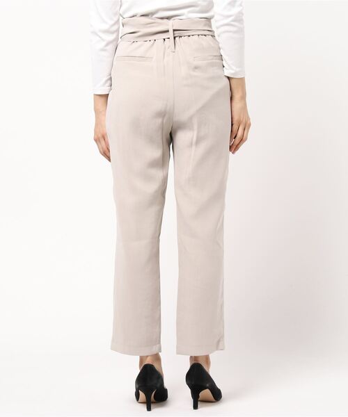 12Twelve Agenda(トゥエルブ アジェンダ)の「サッシュ付ゆるテーパードパンツ(その他パンツ・レディース・ベージュ/ホワイト・M/S)」の4枚目の写真