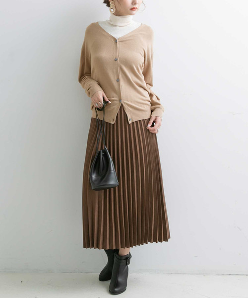 Newlyme（ニューリーミー）の「洗えるニットシルクタッチカーディガン【R】（カーディガン/ボレロ・レディース・ブラック/グリーン/ベージュ/レッド/マスタード/ブラウン/モカ・M-L）」の13枚目の写真