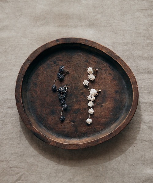 m.soeur（エムスール）の「コデマリの2連イヤリング＊（イヤリング・レディース・ホワイト/ブラック・FREE）」の6枚目の写真