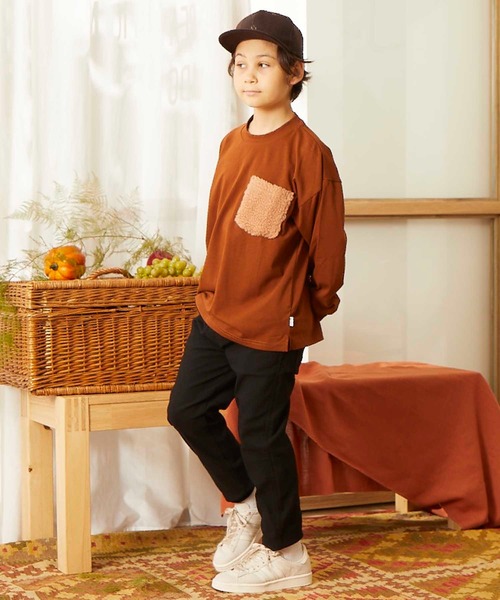 ＆yam（アンドヤム）の「ボアポケットTee（Tシャツ/カットソー・キッズ・ブラック/オリーブ/グレー/ホワイト/ピンク/ライトブラウン/ブルー/ブラウン・110/160/130/150/120/140/100）」の5枚目の写真