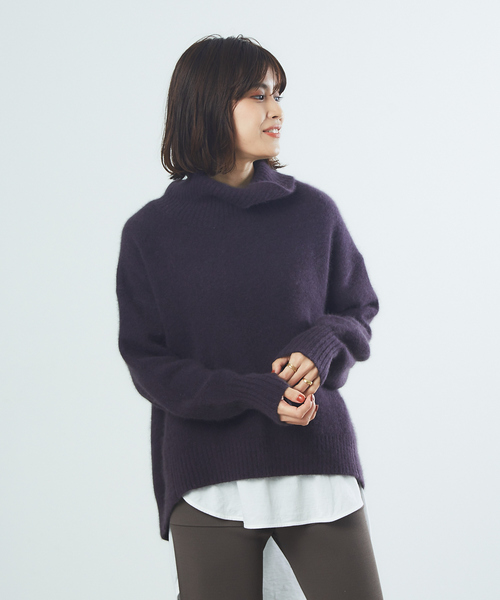 Rouge vif(ルージュヴィフ)の「獣毛混フレアタートルニット(ニット/セーター・レディース・チャコールグレー/ベージュ/パープル・フリー)」の2枚目の写真