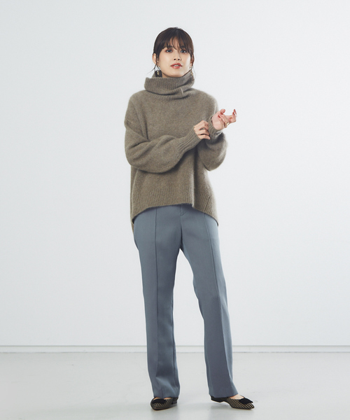 Rouge vif(ルージュヴィフ)の「獣毛混フレアタートルニット(ニット/セーター・レディース・チャコールグレー/ベージュ/パープル・フリー)」の17枚目の写真