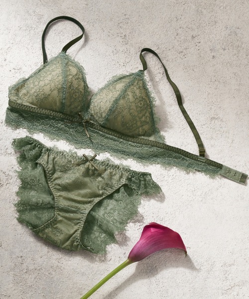 YU'NOW（ユナウ）の「【ノンワイヤーでリラックス】アイラッシュレースのブラレット＆ショーツセット（ブラ&ショーツ・レディース・ブラック/サックスブルー/オレンジ/アイボリー/カーキ/ピンク/ダークブルー/マスタード/ターコイズブルー/イエロー・SMALL/MEDIUM/LARGE/X-LARGE）」の3枚目の写真