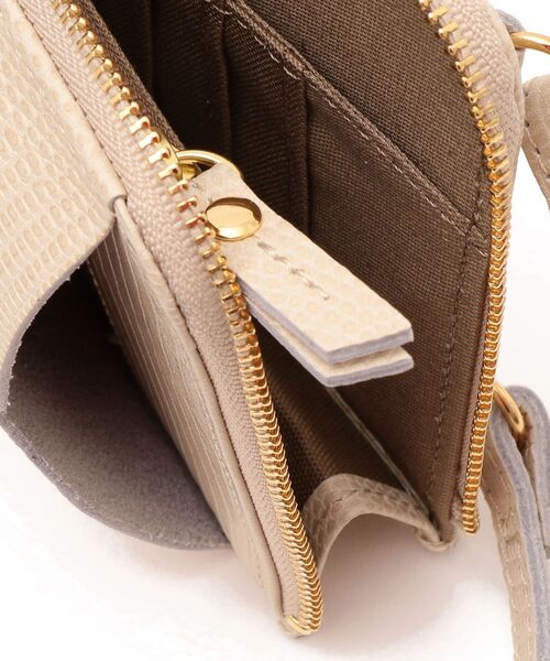 VIOLAd'ORO（ヴィオラドーロ）の「VIOLAd’ORO:スマートフォンポシェット（ショルダーバッグ・レディース・ライトグレー/ブラック/ベージュ系その他・ONE SIZE）」の10枚目の写真