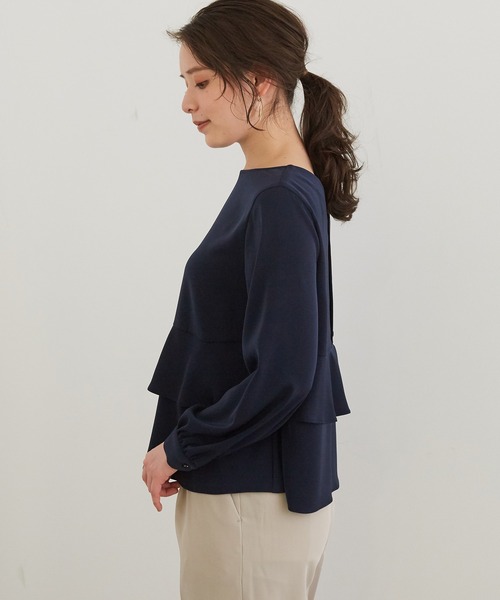 ROPE' PICNIC(ロペピクニック)の「バック釦ペプラムブラウス(シャツ/ブラウス・レディース・サックスブルー/ネイビー/ピンク/オフホワイト・38)」の5枚目の写真