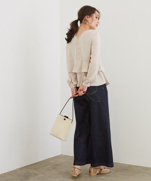 ROPE' PICNIC(ロペピクニック)の「バック釦ペプラムブラウス(シャツ/ブラウス・レディース・サックスブルー/ネイビー/ピンク/オフホワイト・38)」の16枚目の写真