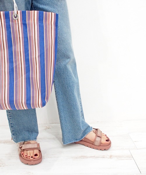 byあしながおじさん（バイアシナガオジサン）の「ワントーンスポーツサンダル / byあしながおじさん（サンダル・レディース・ブラック/グレー/ピンク/ブルー・LL/S/M/L）」の4枚目の写真