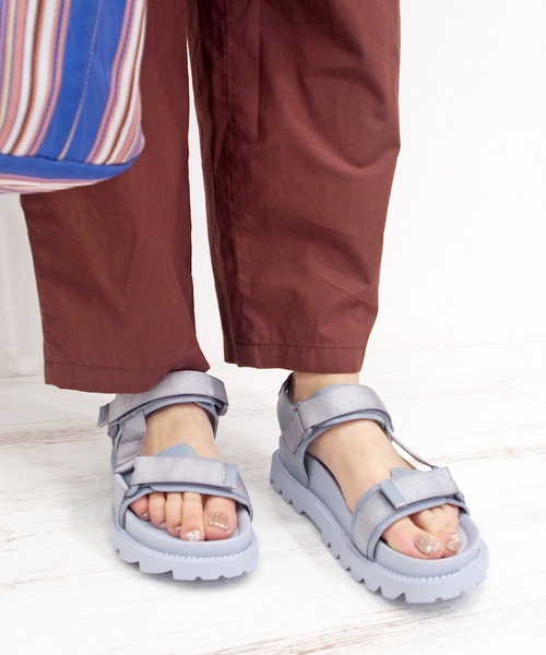 byあしながおじさん（バイアシナガオジサン）の「ワントーンスポーツサンダル / byあしながおじさん（サンダル・レディース・ブラック/グレー/ピンク/ブルー・LL/S/M/L）」の12枚目の写真