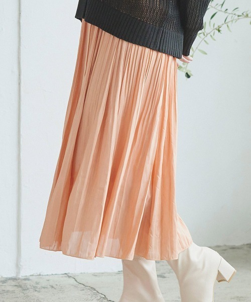 LIPSTAR（リップスター）の「シャイニーサテンプリーツスカート（スカート・レディース・ベージュ/ブルー/ピンク/ライトブルー/パープル・M）」の20枚目の写真