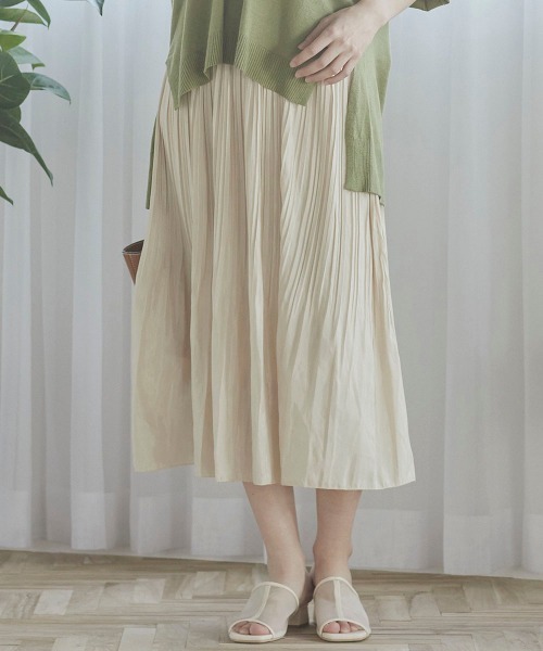 LIPSTAR（リップスター）の「シャイニーサテンプリーツスカート（スカート・レディース・ベージュ/ブルー/ピンク/ライトブルー/パープル・M）」の6枚目の写真