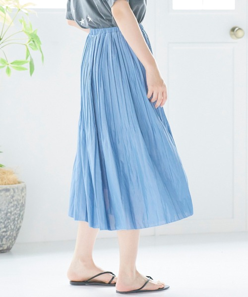 LIPSTAR（リップスター）の「シャイニーサテンプリーツスカート（スカート・レディース・ベージュ/ブルー/ピンク/ライトブルー/パープル・M）」の7枚目の写真