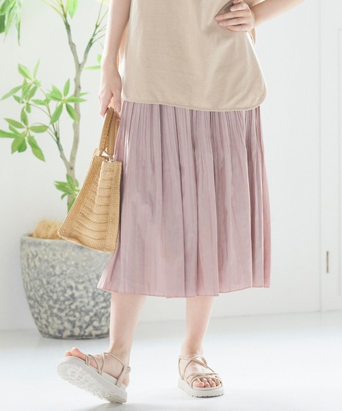 LIPSTAR（リップスター）の「シャイニーサテンプリーツスカート（スカート・レディース・ベージュ/ブルー/ピンク/ライトブルー/パープル・M）」の8枚目の写真