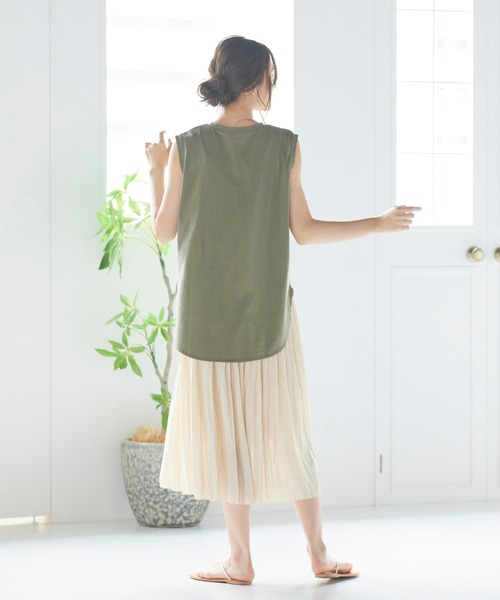 LIPSTAR（リップスター）の「シャイニーサテンプリーツスカート（スカート・レディース・ベージュ/ブルー/ピンク/ライトブルー/パープル・M）」の11枚目の写真