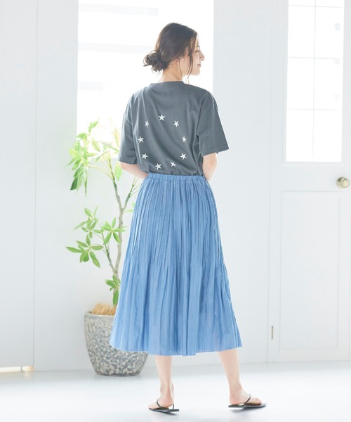 LIPSTAR（リップスター）の「シャイニーサテンプリーツスカート（スカート・レディース・ベージュ/ブルー/ピンク/ライトブルー/パープル・M）」の14枚目の写真