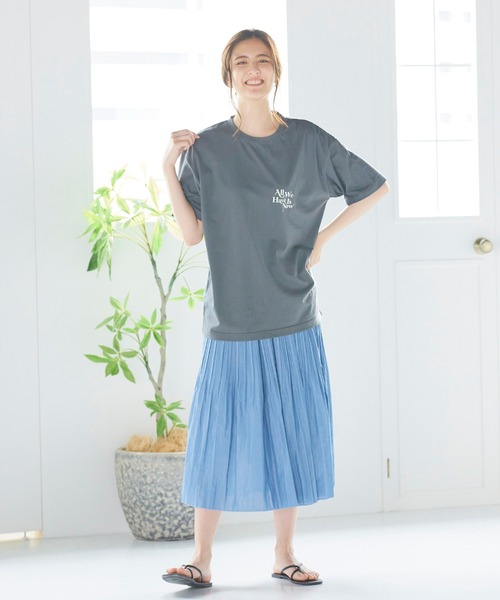 LIPSTAR（リップスター）の「シャイニーサテンプリーツスカート（スカート・レディース・ベージュ/ブルー/ピンク/ライトブルー/パープル・M）」の15枚目の写真