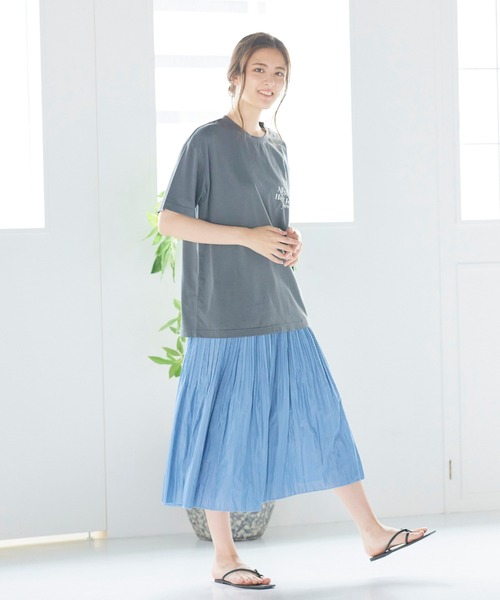 LIPSTAR（リップスター）の「シャイニーサテンプリーツスカート（スカート・レディース・ベージュ/ブルー/ピンク/ライトブルー/パープル・M）」の16枚目の写真