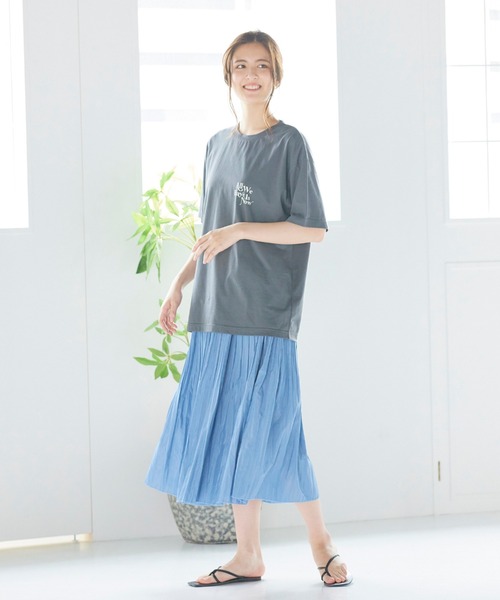 LIPSTAR（リップスター）の「シャイニーサテンプリーツスカート（スカート・レディース・ベージュ/ブルー/ピンク/ライトブルー/パープル・M）」の17枚目の写真