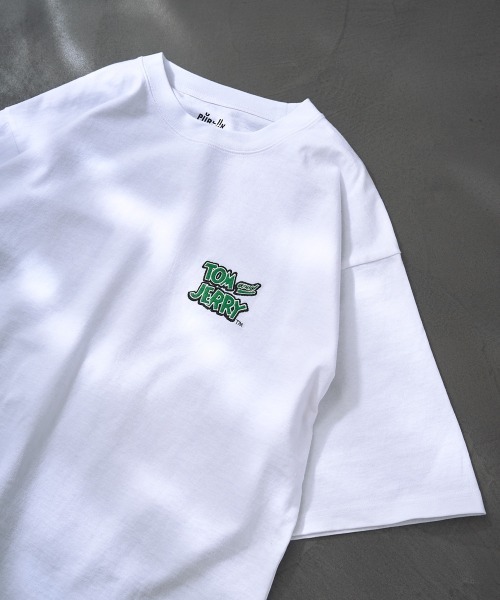 PUBLUX(パブリュクス)の「〇【Tom and Jerry】別注プリントTシャツ/グラフィック/ユニセックス/(Tシャツ/カットソー・メンズ・ホワイト/ブラック/ベージュ/サックスブルー・SMALL/MEDIUM/LARGE/X-LARGE)」の16枚目の写真