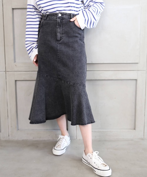 moment+(モーメントプラス)の「ストレッチデニム&ツイルマーメイドスカート(デニムスカート・レディース・ブラック/サックスブルー/インディゴブルー/アイボリー/ブラック系その他/オフホワイト/グレイッシュベージュ/カーキ・S/M/L)」の14枚目の写真