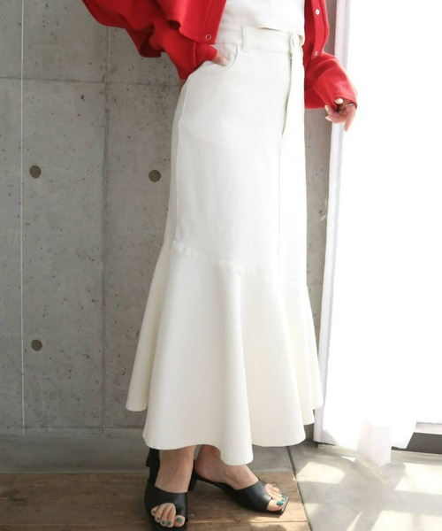 moment+(モーメントプラス)の「ストレッチデニム&ツイルマーメイドスカート(デニムスカート・レディース・ブラック/サックスブルー/インディゴブルー/アイボリー/ブラック系その他/オフホワイト/グレイッシュベージュ/カーキ・S/M/L)」の10枚目の写真