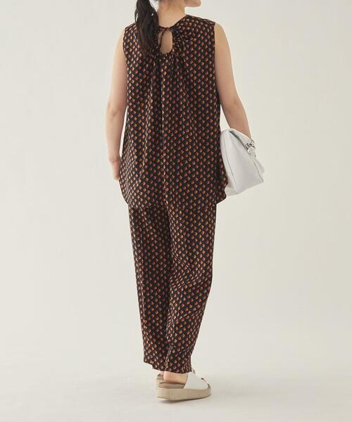 green label relaxing（グリーンレーベルリラクシング）の「FM リーフ プリント イージー パンツ（その他パンツ・レディース・ブラック/オフホワイト・FREE）」の17枚目の写真