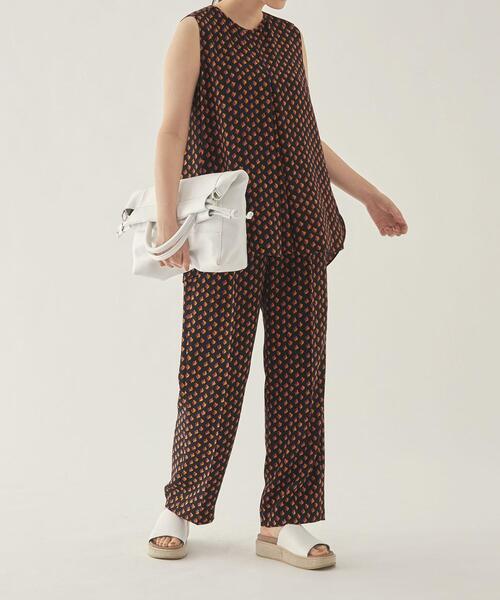 green label relaxing（グリーンレーベルリラクシング）の「FM リーフ プリント イージー パンツ（その他パンツ・レディース・ブラック/オフホワイト・FREE）」の18枚目の写真