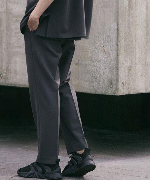 WYM × ATTACHMENT(ウィム×アタッチメント)の「【ATTACHMENT × WYM】EASY STRAIGHT SLACKS(スラックス・メンズ・ベージュ/ダークグレー・S/M/L)」の9枚目の写真