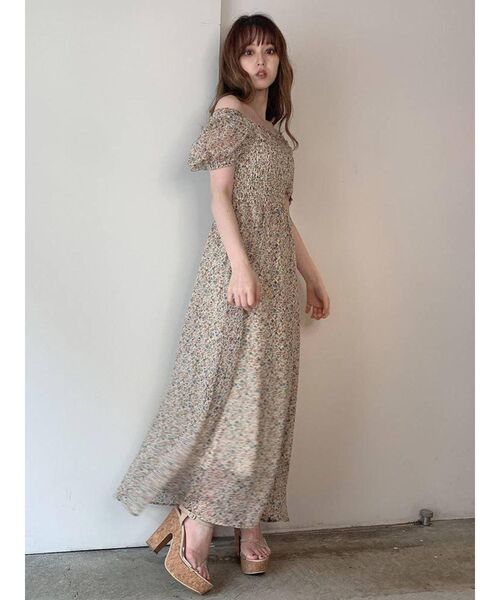 ★IAMMARI★ シフォンシャーリングパターンワンピース 3色 dazzlin（ダズリン）の「シフォンシャーリングロングワンピース