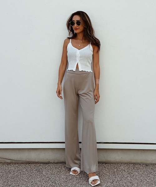 esutoreja（エストレジャ）の「フロントボタンメロウキャミソール（キャミソール・レディース・ピンク/ホワイト/ブラック・FREE）」の11枚目の写真