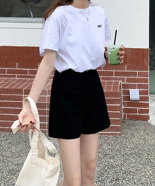 Opinion korean town（オピニオン コリアン タウン）の「Denim shorts（デニムパンツ・レディース・サーモンピンク/グリーン/ブラック/ベージュ/オレンジ/ライトブルー・S/L/M）」の8枚目の写真