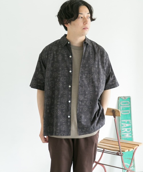 URBAN RESEARCH DOORS（アーバンリサーチドアーズ）の「バティックプリントシャツ（シャツ/ブラウス・メンズ・ブラック/イエロー・38/40）」の5枚目の写真