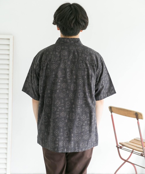URBAN RESEARCH DOORS（アーバンリサーチドアーズ）の「バティックプリントシャツ（シャツ/ブラウス・メンズ・ブラック/イエロー・38/40）」の13枚目の写真