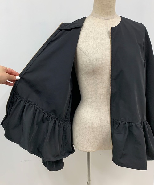 PICCIN（ピッチン）の「袖パールペプラムジップブルゾン（ブルゾン・レディース・ブラック/ベージュ/カーキ・M）」の21枚目の写真