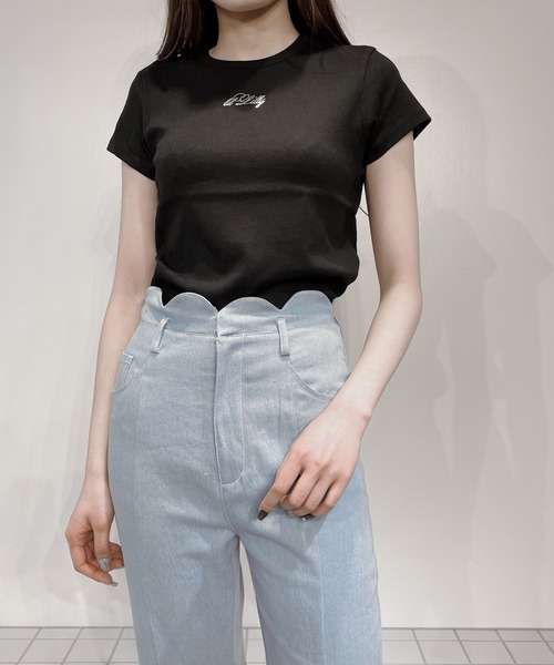 lilLilly（リルリリー）の「メタリックロゴTシャツ（Tシャツ/カットソー・レディース・ホワイト/ブラック/ピンク/ブルー・FREE）」の2枚目の写真