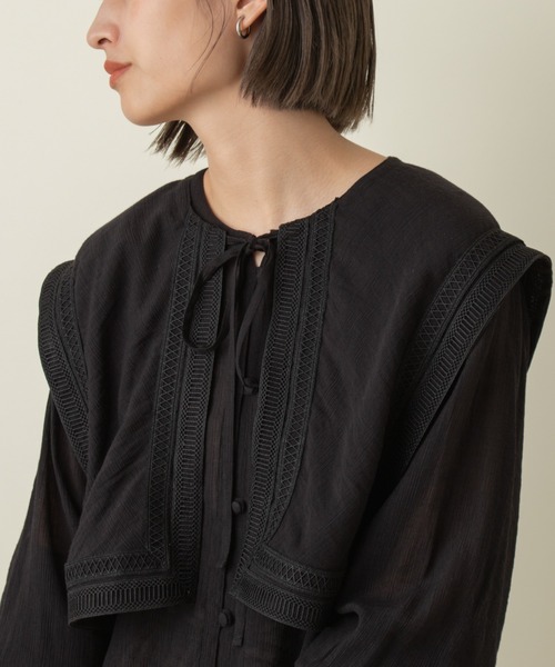 Kastane（カスタネ）の「刺繍フラップ付き３WAYブラウス（シャツ/ブラウス・レディース・ブラック/オフホワイト・FREE）」の2枚目の写真