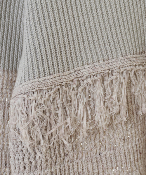 alcali(アルカリ)の「すかし編みフレアースリーブトップス(ニット/セーター・レディース・ブラック/ライトグレー・FREE)」の13枚目の写真