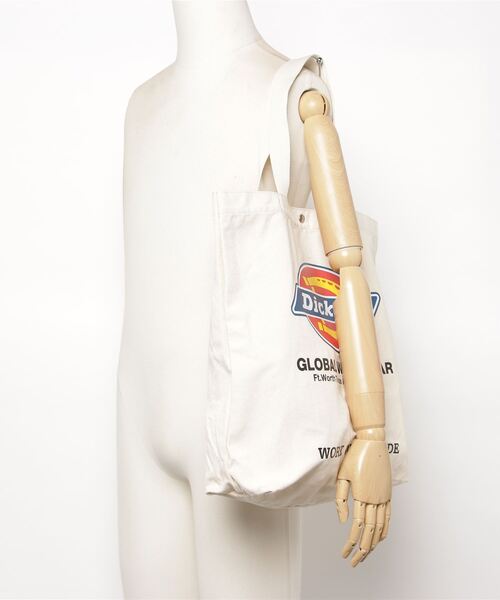Dickies（ディッキーズ）の「【DICKIES/ディッキーズ】ロゴアートワークプリント キャンバストートバッグ（トートバッグ・レディース・ホワイト/ブラック/ネイビー/レッド・F）」の8枚目の写真