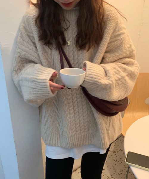 SMILE ORCHID(スマイルオーキッド)の「ケーブル編みニットトップス(ニット/セーター・レディース・パープル/グリーン/アイボリー・FREE)」の2枚目の写真