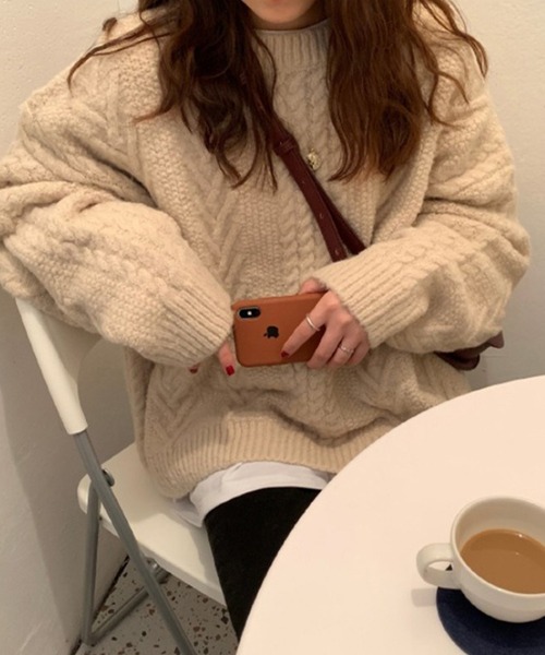 SMILE ORCHID(スマイルオーキッド)の「ケーブル編みニットトップス(ニット/セーター・レディース・パープル/グリーン/アイボリー・FREE)」の6枚目の写真