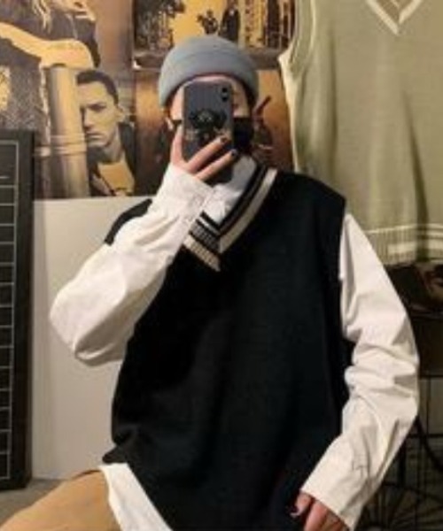 Mimma/Mimaa（ミマ）の「【Mimma/Mimaa】ラインVニットベスト（ベスト・メンズ・ホワイト/ブラック/グレー/グリーン・FREE）」の12枚目の写真