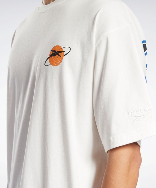 Reebok（リーボック）の「クラシックス バスケットボール ニット Tシャツ / CLASSICS BASKETBALL KNIT T-SHIRT（Tシャツ/カットソー・メンズ・ブラック/アイボリー・SMALL/MEDIUM/LARGE/X-LARGE/XX-LARGE/X-SMALL/XXX-LARGE）」の6枚目の写真